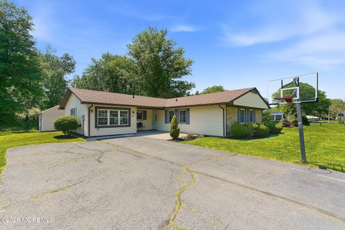 28 Maxwell Ln, Manalapan, NJ, 07726-2909 | Card Image