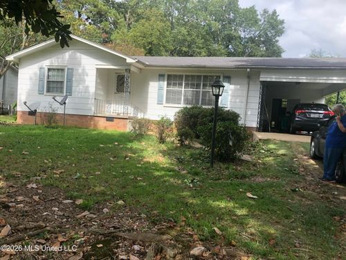704 W Monticello St, Brookhaven, MS, 39601-2622 | Card Image