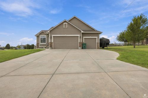 803 Linden Court, Wakefield, KS, 67487 | Card Image