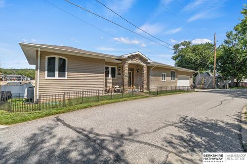 2312 Platte River Dr, Bellevue, NE, 68123-4233 | Card Image