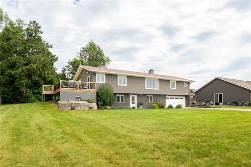 934 Daisy Ln, Eau Claire, WI, 54703-4060 | Card Image