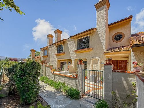 apt-b-450 Country Club Dr, Simi Valley, CA, 93065-6647 | Card Image