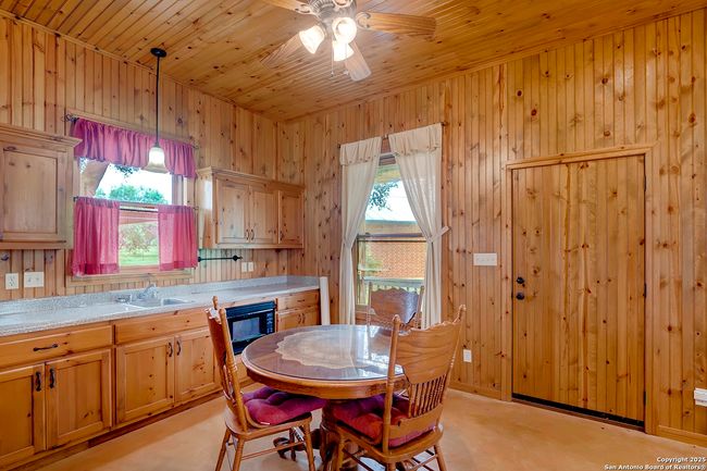 101 Ranch Rd, House other with 3 bedrooms, 3 bathrooms and null parking in Adkins TX | Image 47