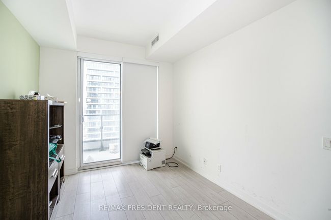 5702 - 5 Buttermill Ave, Condo with 3 bedrooms, 2 bathrooms and 1 parking in Vaughan ON | Image 11