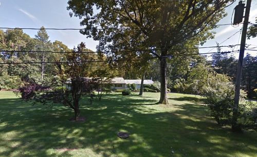 22 Wenwood Dr, Glen Head, NY, 11545-3128 | Card Image