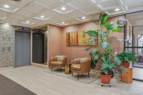 116-185 W Park Ave, Long Beach, NY, 11561-3328 | Card Image