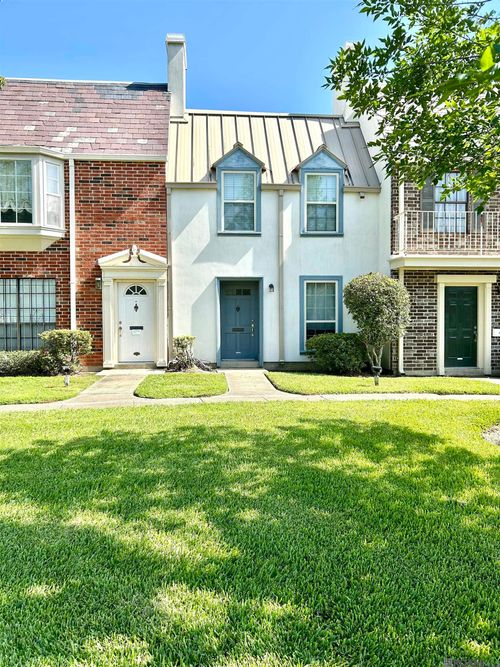 10049 Jefferson Hwy, Baton Rouge, LA, 70809-2724 | Card Image