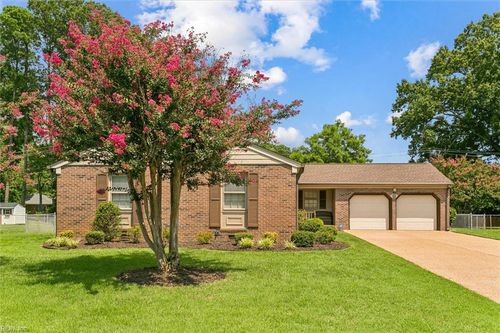 11 Colonial Acres Dr, Hampton, VA, 23664-1727 | Card Image