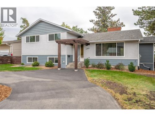 1306 Duncan Ave E, Penticton, BC, V2A2X4 | Card Image