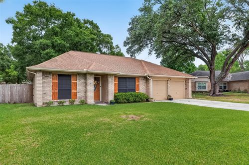 2928 Laurelridge Dr, League City, TX, 77573-5936 | Card Image