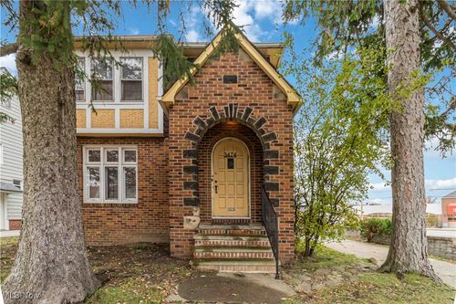 3474 Raymont Blvd, University Heights, OH, 44118-2602 | Card Image