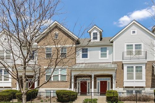 1245 Tuscany Dr, Streamwood, IL, 60107-4531 | Card Image