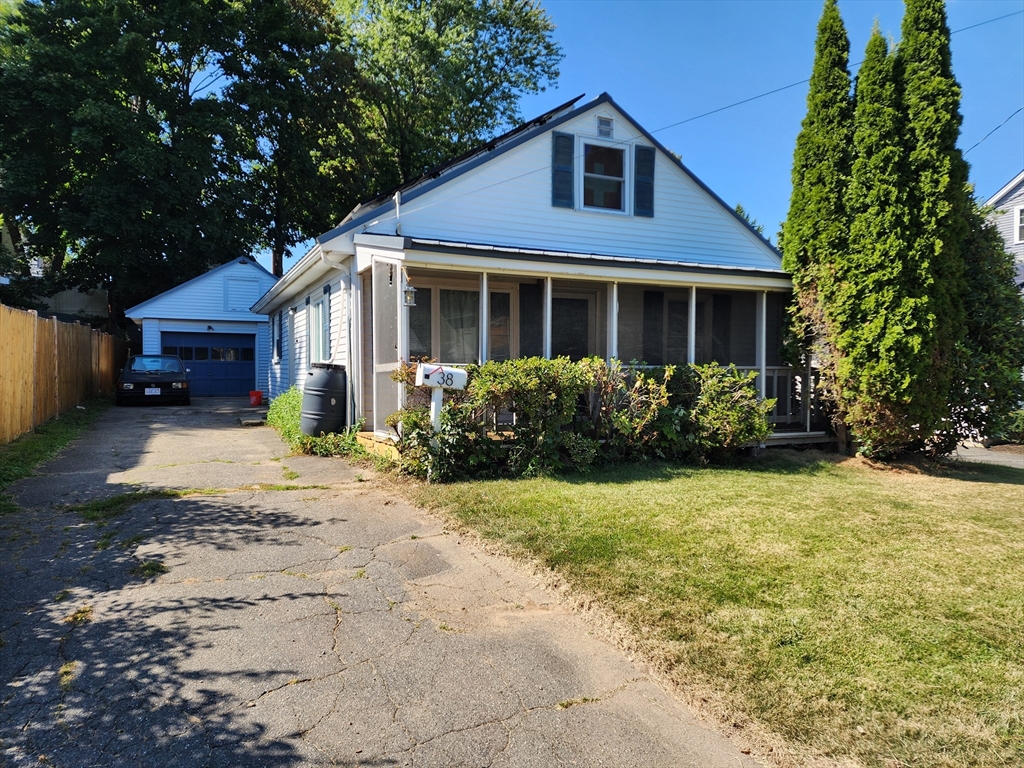 Mokema Ave, Waltham, MA 02451
