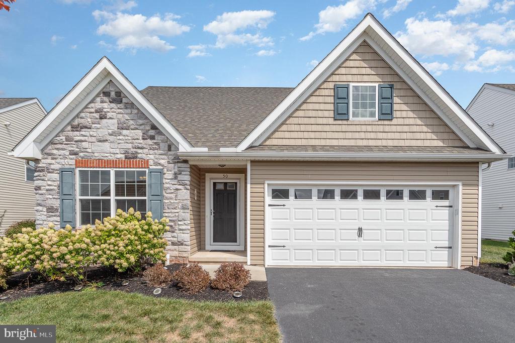 Evan Dr, York, PA 17404