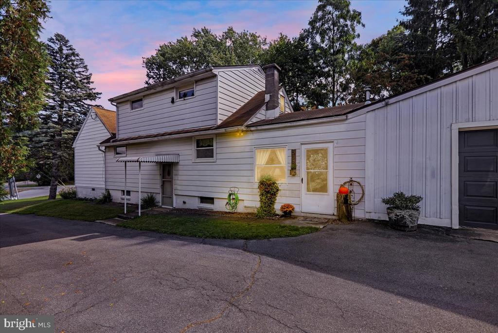 Spring Valley Rd, Reading, PA 19604