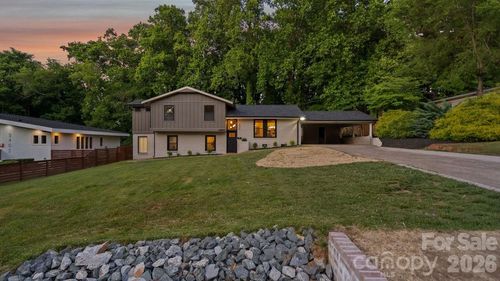 3400 Campbell Dr, Charlotte, NC, 28205-6537 | Card Image