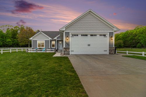 5407 Sioux Rd, Pentwater, MI, 49449-9407 | Card Image