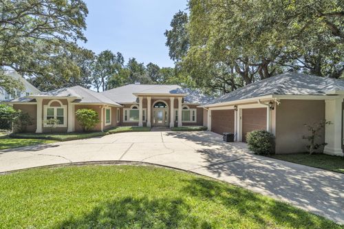 809 E Miracle Strip Pkwy, Mary Esther, FL, 32569-2036 | Card Image