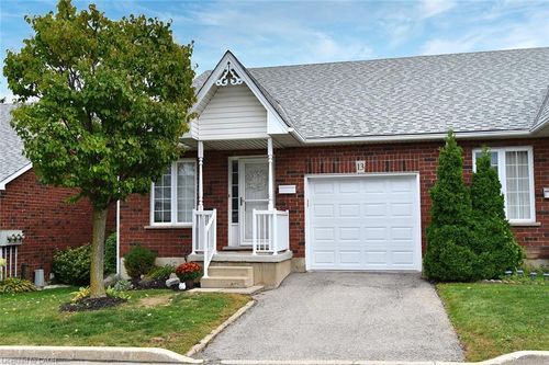 13-243 Fennell Ave E, Hamilton, ON, L9A1S8 | Card Image