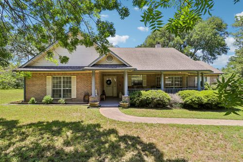 241 Laura Ln, Bastrop, TX, 78602-7642 | Card Image