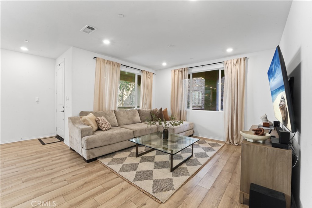 Residential in Fontana 5