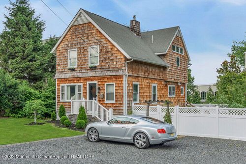 37 Hubbard Ave, Red Bank, NJ, 07701-5532 | Card Image