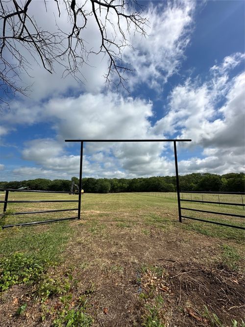 9551 County Road 534, Whitewright, TX, 75491-7150 | Card Image