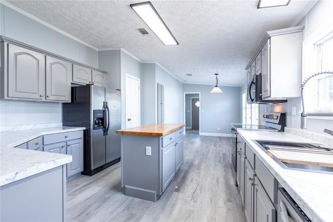 10285 Sw 112 Th Ave, House other with 3 bedrooms, 2 bathrooms and null parking in Brooker FL | Image 10