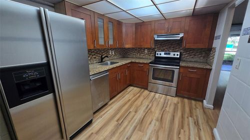 apt-102-20350 W Country Club Dr, Aventura, FL, 33180-1659 | Card Image