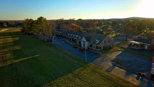 1432 W Main St, Lebanon, TN, 37087-1323 | Card Image