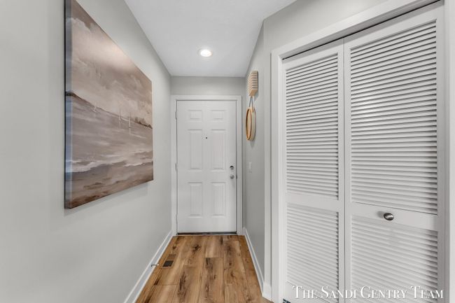 UNIT-21 - 810 S Harbor Dr, Condo with 3 bedrooms, 3 bathrooms and null parking in Grand Haven MI | Image 11