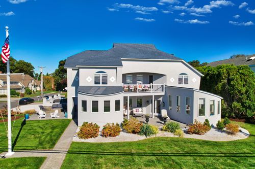 372 Maple Ave, Old Saybrook, CT, 06475-2848 | Card Image
