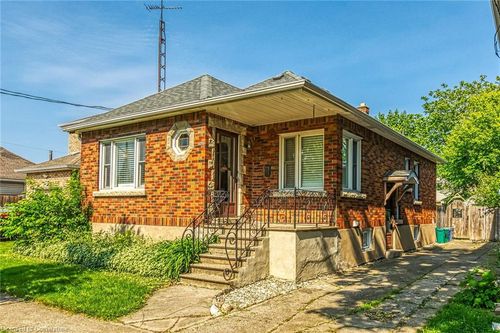 70 Concord Ave, St. Catharines, ON, L2M5N8 | Card Image