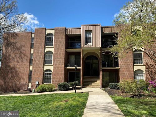 31-3304 Woodburn Rd, ANNANDALE, VA, 22003 | Card Image