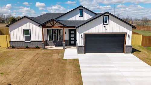 592 Highview Ct, Godley, TX, 76044-1242 | Card Image