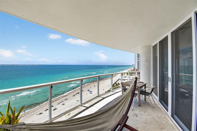 APT-1401 - 18671 Collins Ave, Condo with 3 bedrooms, 4 bathrooms and null parking in Sunny Isles Beach FL | Image 35