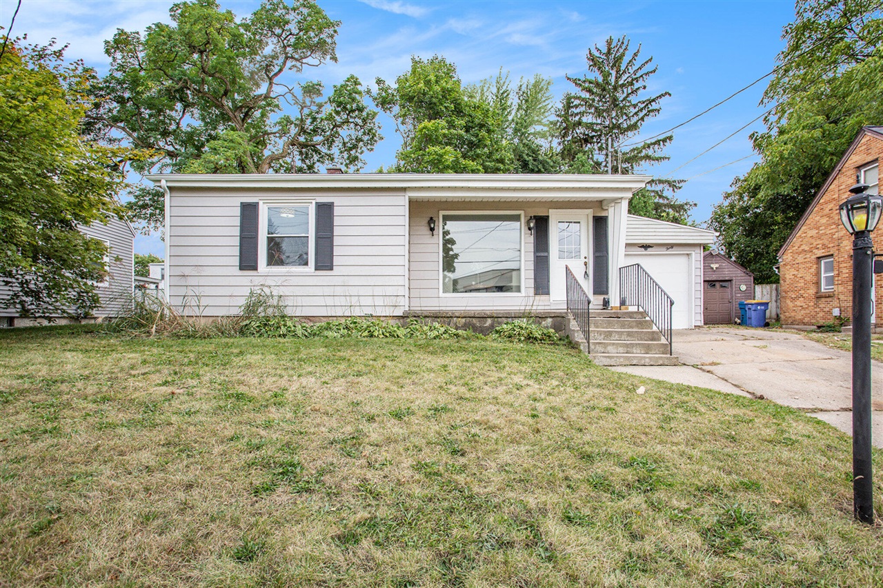 Arlington St, Grand Rapids, MI 49505