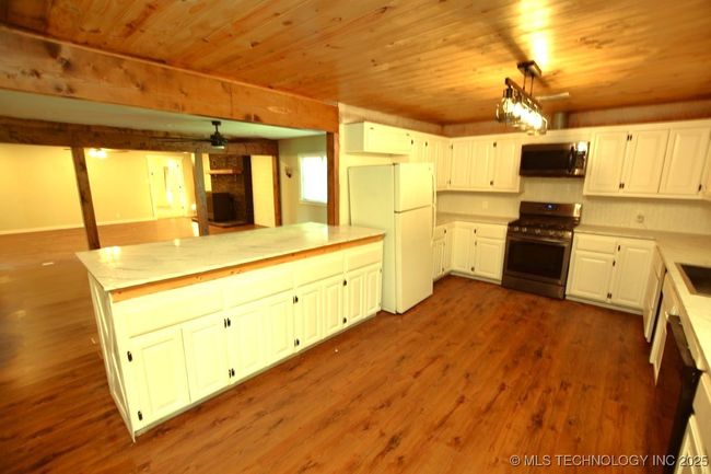 98926 S 4610 Road, House other with 4 bedrooms, 3 bathrooms and null parking in Marble City OK | Image 34