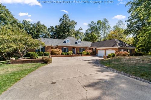 4 Briarcliff Dr, Huntington, WV, 25704-8802 | Card Image