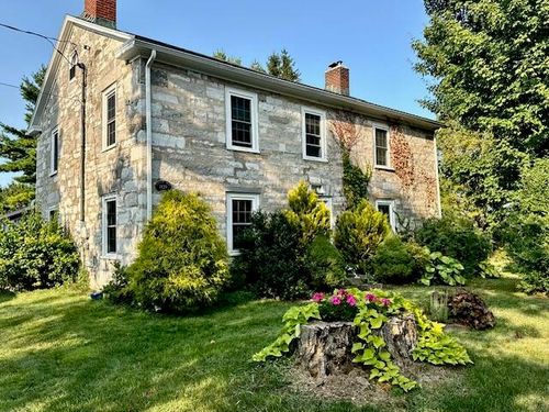 68 Smith St, Rouses Point, NY, 12979-1608 | Card Image