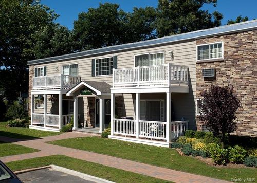 b7-130 Magaw Pl, West Babylon, NY, 11704-5145 | Card Image