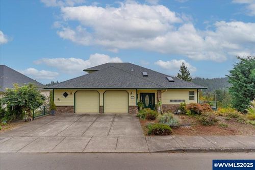 541 Anderson Dr, Silverton, OR, 97381-2267 | Card Image