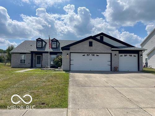 372 Heritage Dr, Greenwood, IN, 46143-6661 | Card Image