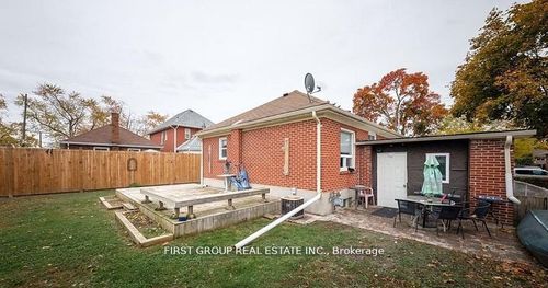 422 Brioux Ave, Peterborough, ON, K9J4G7 | Card Image