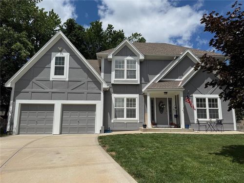 3945 Sw Batten Dr, Lee's Summit, MO, 64082-4746 | Card Image