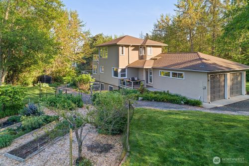 31 N Bay Ln, Friday Harbor, WA, 98250-5863 | Card Image