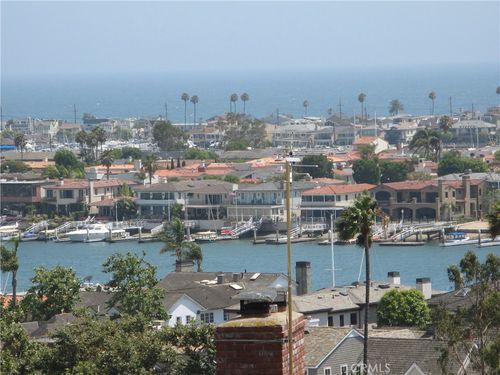 900 Kings Rd, Newport Beach, CA, 92663-5718 | Card Image