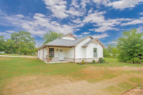 113 W Magnolia St, Troup, TX, 75789-2037 | Card Image