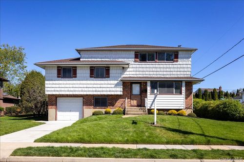 24 Roxbury Ave, Plainview, NY, 11803-2712 | Card Image