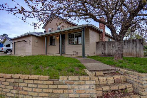 1208 Riviera Dr, Redding, CA, 96001-4056 | Card Image